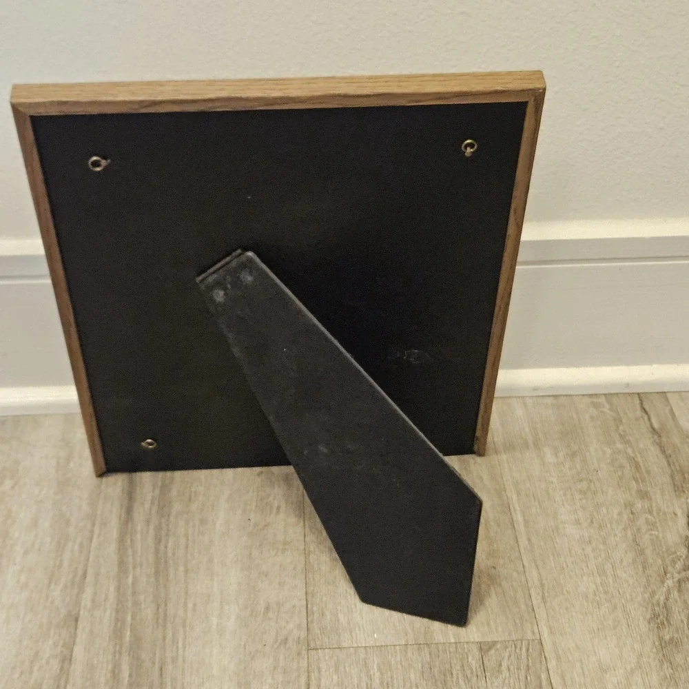 Unbranded solid oak